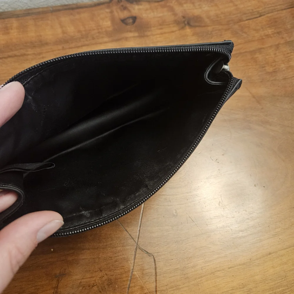 Guess Brand Makeup Bag - Travel Bag Cosmetic Black‎ Bag